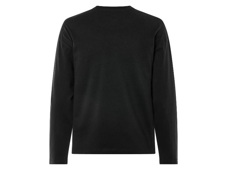 Czarny t-shirt z długim rękawem i okrągłym dekoltem.
