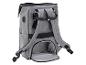 Szary plecak z dużą komorą i wieloma kieszeniami.