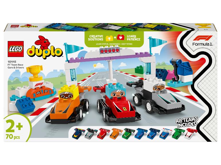 Zestaw LEGO Duplo 10445 F1 Team Race Cars & Drivers, z samochodami wyścigowymi i akcesoriami.