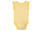 Żółty, pasiasty body dla niemowlęcia z koronką.
