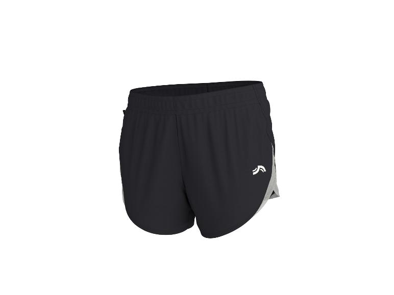 Czarne szorty sportowe z szarymi panelami i białym logo.