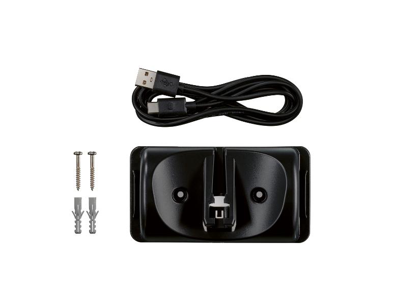 Kabel USB-C, czarny uchwyt ścienny i śruby z kołkami.