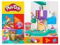 Zestaw do zabawy Play-Doh maszyna do lodów z kolorową ciastoliną i akcesoriami.