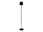 Czarna lampa podłogowa, styl minimalistyczny.