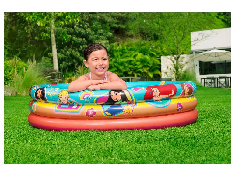 Dmuchany basen dla dzieci z motywem księżniczek Disneya: Ariel, Mulan, Kopciuszek.