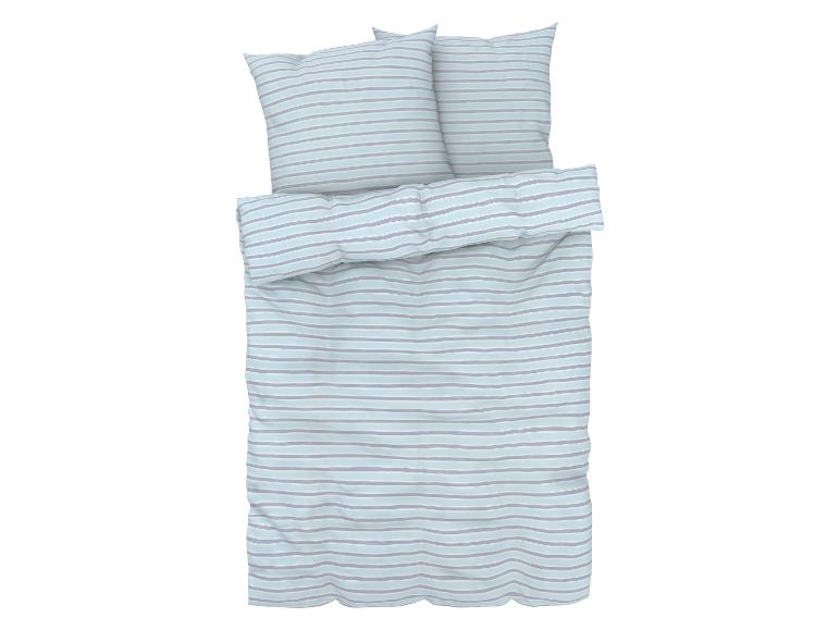 Pościel w paski w kolorze jasnoniebieskim i szarym: poszwa na kołdrę i poszewki na poduszki.