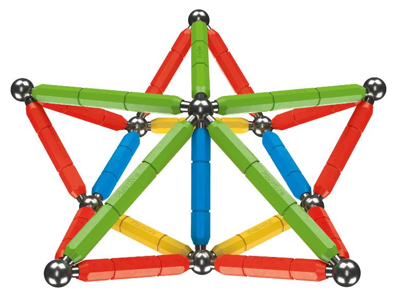 Gwiaździsta konstrukcja wykonana z magnetycznych prętów Playtive w różnych kolorach.