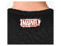 Tył czarnej koszulki z białym i czerwonym logo Marvel