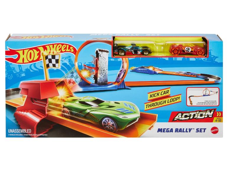 Zestaw Hot Wheels Mega Rally™ z zielonym samochodem, który przejeżdża przez pętlę.