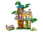 Zestaw LEGO Friends z wielopoziomowym domkiem na drzewie, figurkami i akcesoriami.