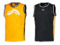 Dwie koszulki Crivit do koszykówki, jedna żółta i jedna czarna.