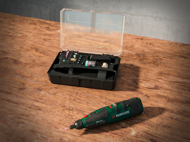 Multitool Parkside z zestawem końcówek w walizce.