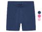 Dziecięce spodenki dzianinowe w kolorze granatowym, różowym i różowym w kwiatki.