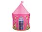 Różowy namiot do zabawy dla księżniczek ze stożkowym dachem, flagą, oknem, kwiatami i motylami