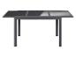 Rozkładany stół ogrodowy ze szklanym blatem, konstrukcja z antracytowego aluminium.
