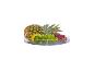 Szklana misa z owocami: ananas, cytryny, limonki oraz zielone i czerwone winogrona.