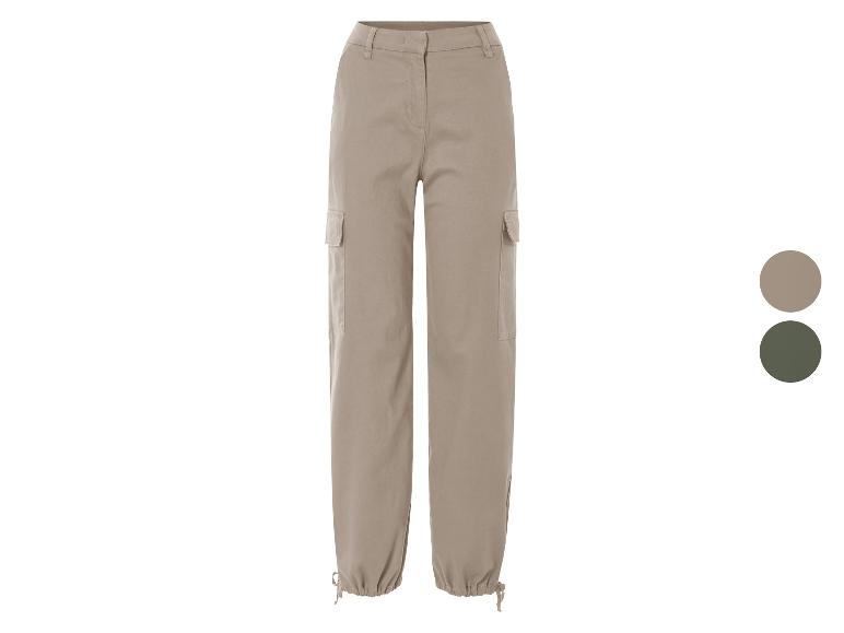 Beżowe spodnie typu cargo ze sznurkiem do ściągania u dołu