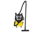 Żółty odkurzacz Karcher z wężem i ssawką do podłogi.