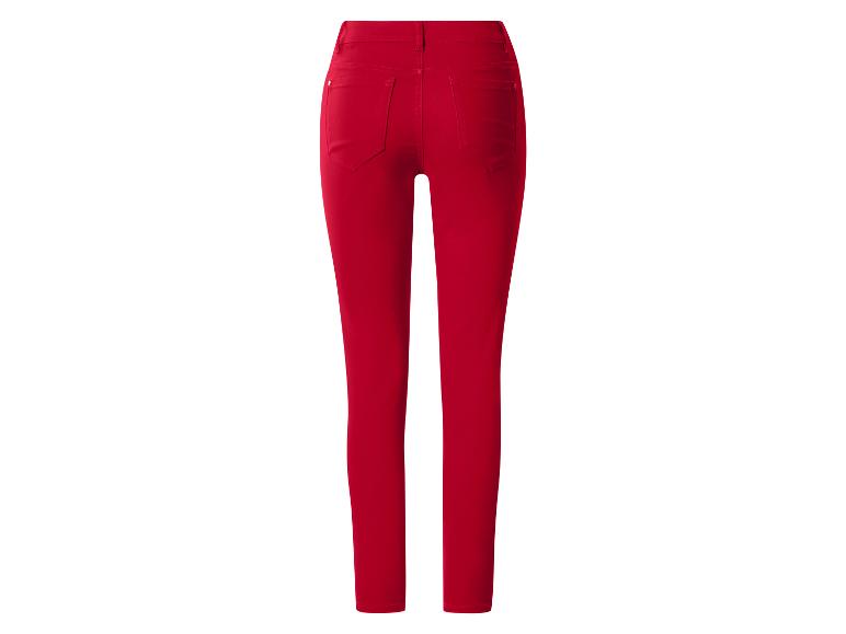 Czerwone damskie jeansy skinny z wysokim stanem i tylnymi kieszeniami.