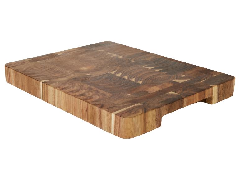 Deska do krojenia typu butcher block ze zintegrowanymi uchwytami.