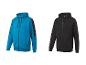 Dwie bluzy z kapturem i zamkiem błyskawicznym, jedna niebieska, druga czarna