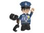 Figurka policjanta w stylu Lego z kajdankami i salutująca