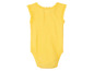 Żółty body niemowlęce z koronką.