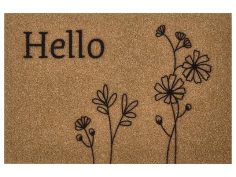Brązowa wycieraczka z napisem „Hello” i stylizowanymi kwiatami.