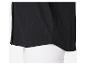 Czarna koszula z guzikami i białe spodnie.