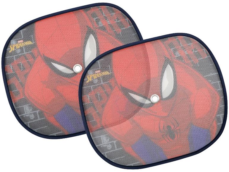 Dwie osłony przeciwsłoneczne Marvel Spider-Man do samochodu z tłem z ceglanej ściany.