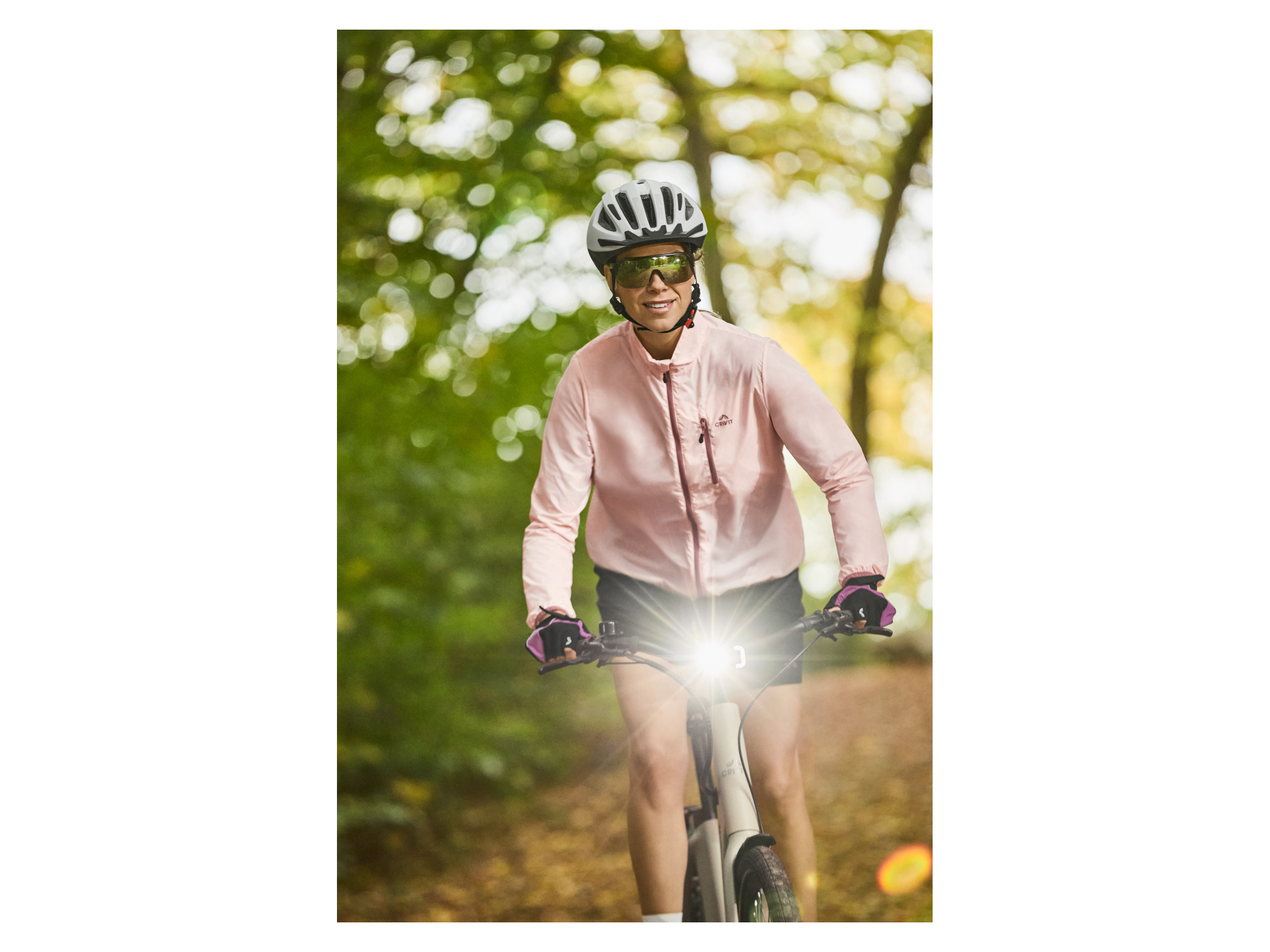 CRIVIT Kask rowerowy z tylną lampką - 18