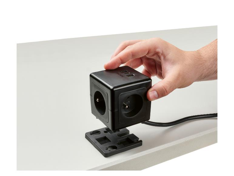 Przedłużacz kostka z gniazdkami i portami USB