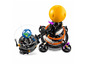Model układu słonecznego LEGO Technic z Ziemią i Słońcem.