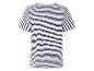 Biała koszulka w paski z krótkim rękawem.