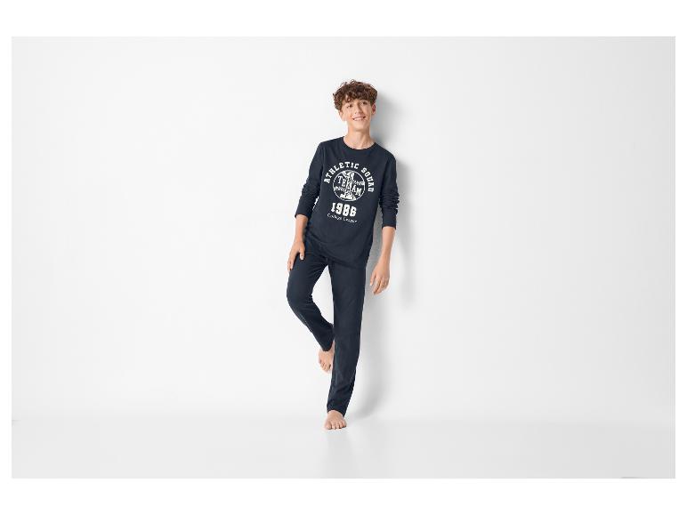 Piżama chłopięca w kolorze granatowym z nadrukiem „ATHLETIC SQUAD 1986”.