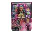 Lalka Monster High Cleo De Nile w opakowaniu z akcesoriami i motywem urodzinowym.