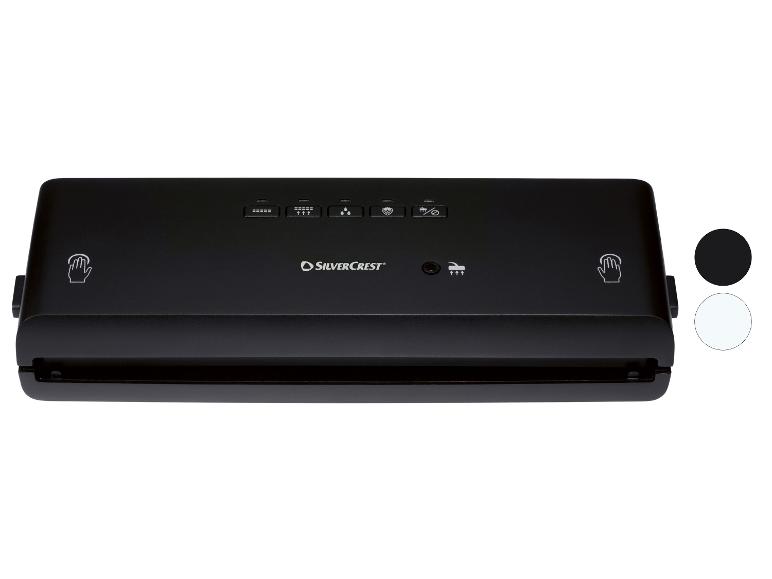Czarna zgrzewarka próżniowa SilverCrest z przyciskami sterującymi i logo, obok próbek kolorów.