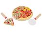 Drewniana zabawka do cięcia pizzy z dodatkami, takimi jak ananas, pepperoni i pieczarki.