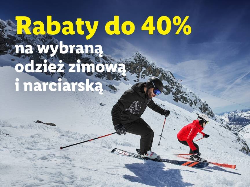 Rabaty do 40% na wybraną odzież zimową i narciarską, na tle ośnieżonych gór.