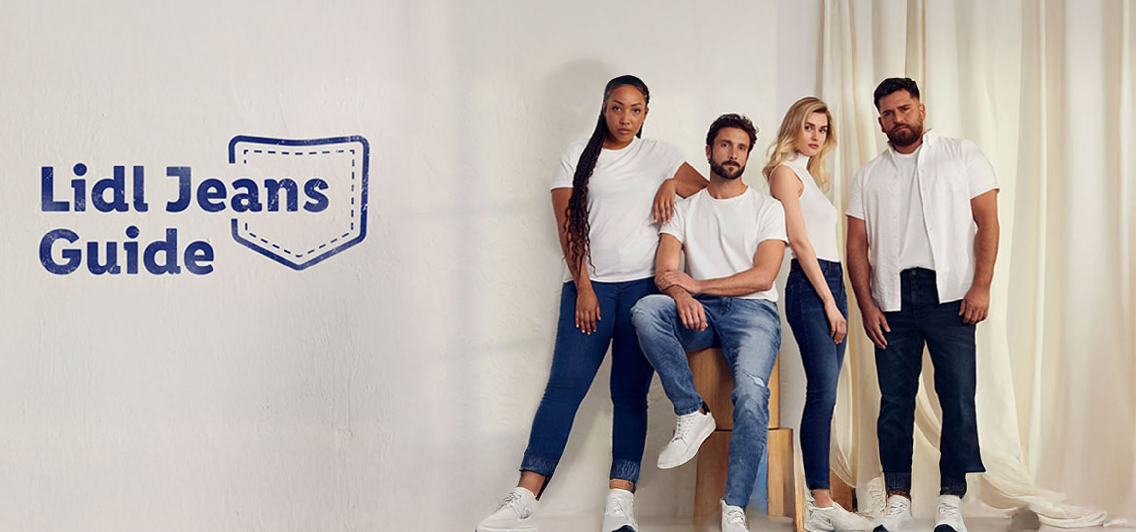 Cztery osoby w dżinsach i białych koszulkach, z napisem 'Lidl Jeans Guide' i ikoną kieszeni.